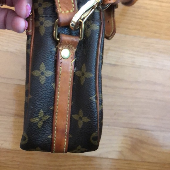 Authentic Vintage Louis Vuitton shoulder bag. - Picture 2 of 16
